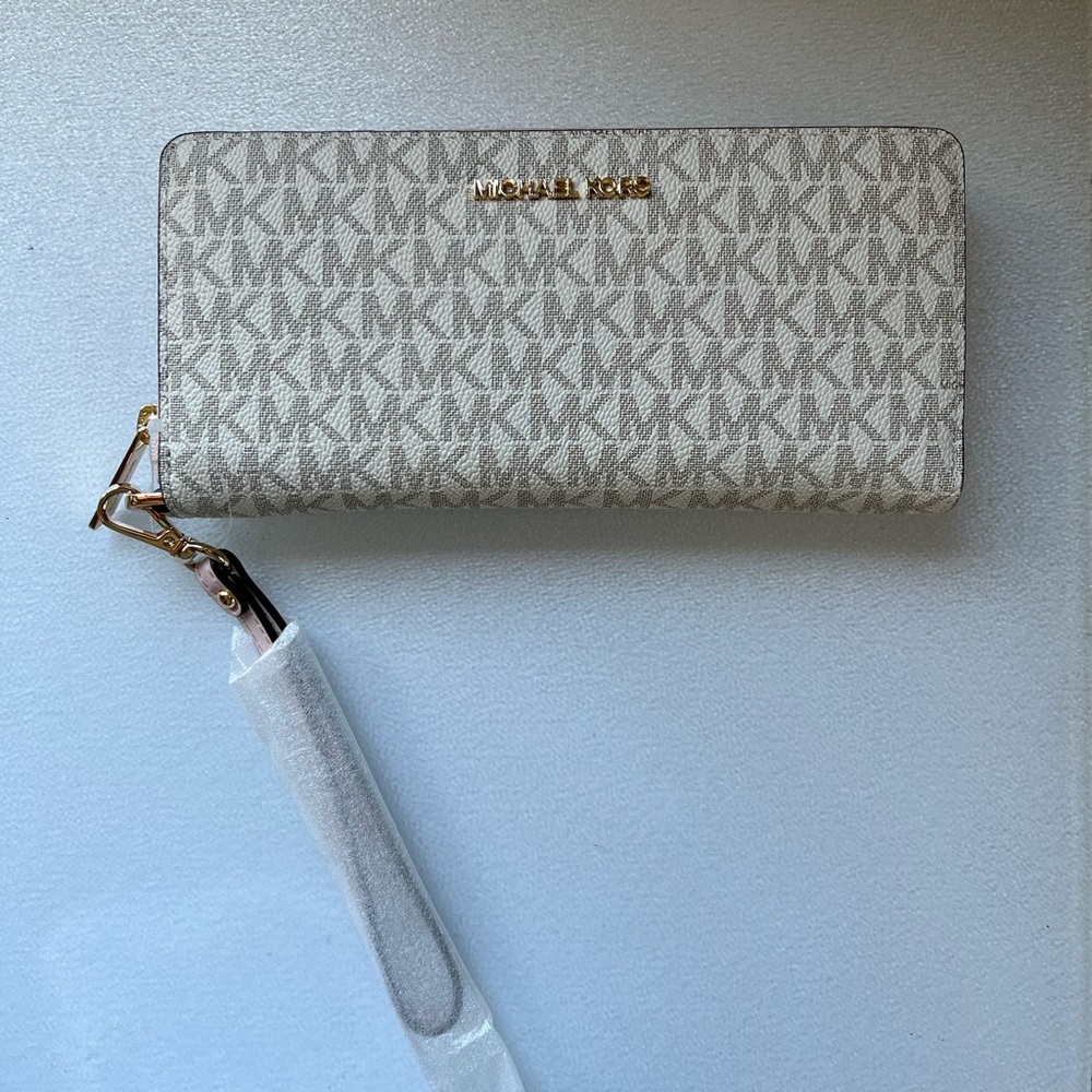 Michael Kors Jet Set Travel